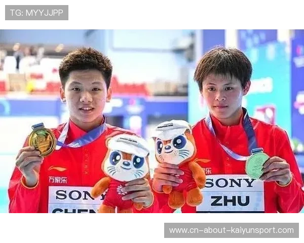 跳水完美同步获得高分，双人夺金